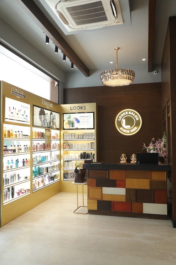 LOOKS Salon, MG Road, Sultanpur — photo 9