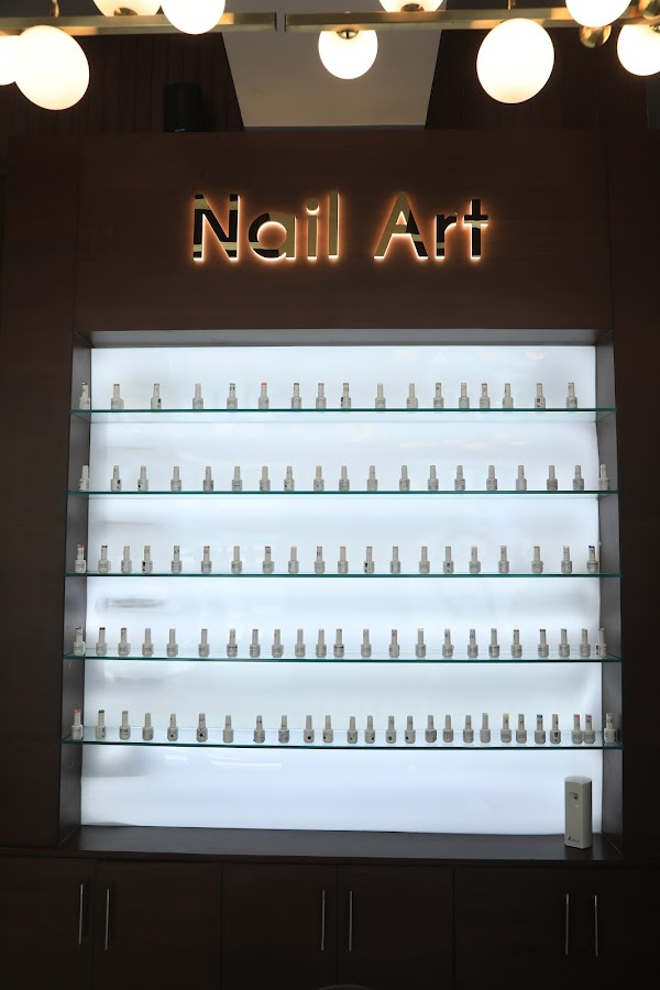 LOOKS Salon, MG Road, Sultanpur — photo 12